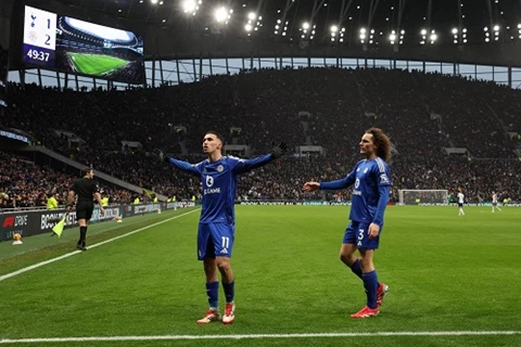 ليستر سيتي يكسر سلسلة هزائمه بفوز مفاجئ على توتنهام في الدوري الإنجليزي  